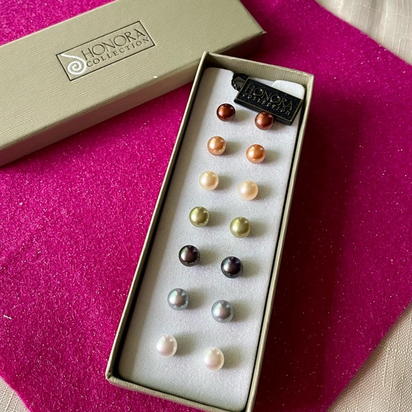 Honora Pearl Stud Set of 7 - Picture 1 of 10